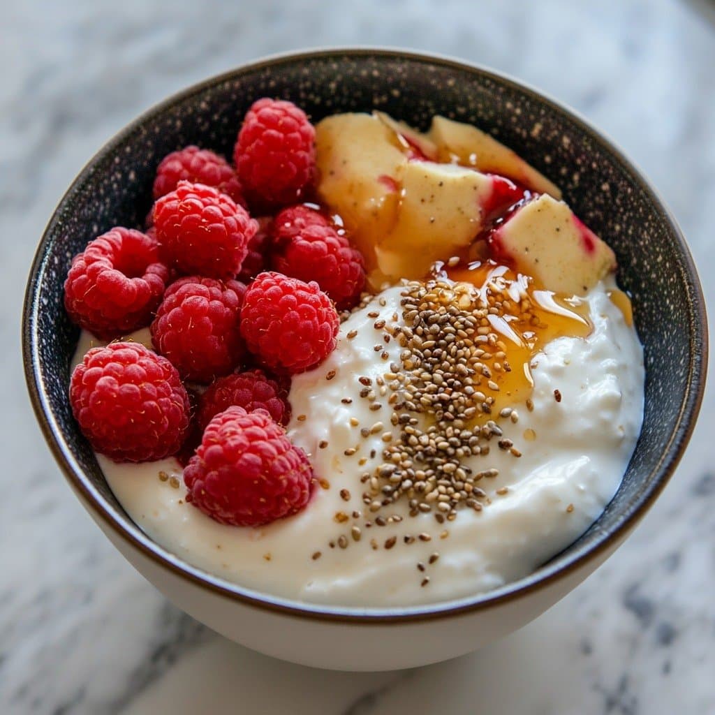 Bol de Yaourt Grec, Framboises & Graines de Chanvre