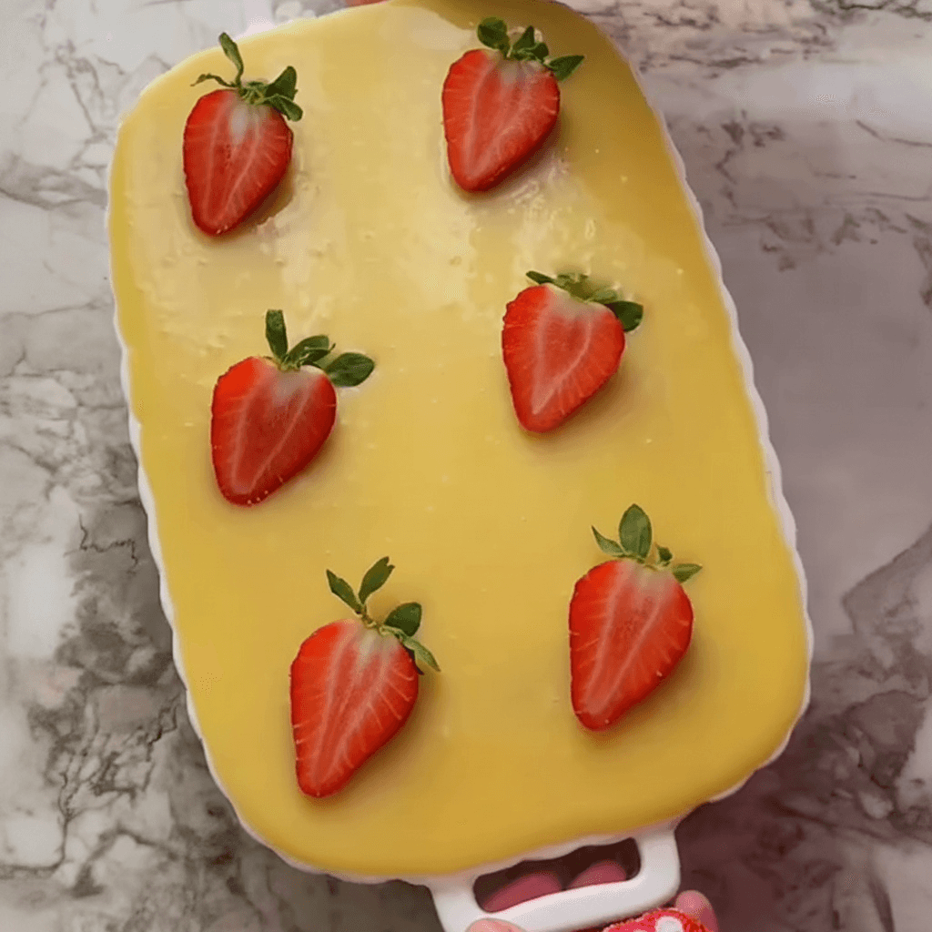 Strawberry and White Chocolate Melting Cake Recipe